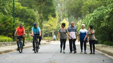 Người cao tuổi nên đạp xe hay đi bộ để tốt cho sức khỏe?