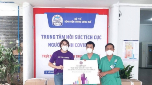 GE Việt Nam tặng 3.000 bộ đồ bảo hộ cho lực lượng tuyến đầu chống dịch