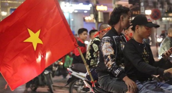 Hàng triệu người ăn mừng đội tuyển Việt Nam vào chung kết AFF Cup sau 10 năm chờ đợi 2