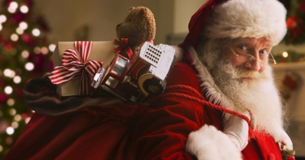 Ông già Noel trong tiếng Anh được gọi là gì? 

