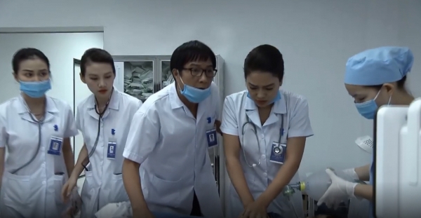Lửa ấm tập 2 trên VTV1: Bệnh nhân nhí do Thủy theo dõi gặp nguy kịch
