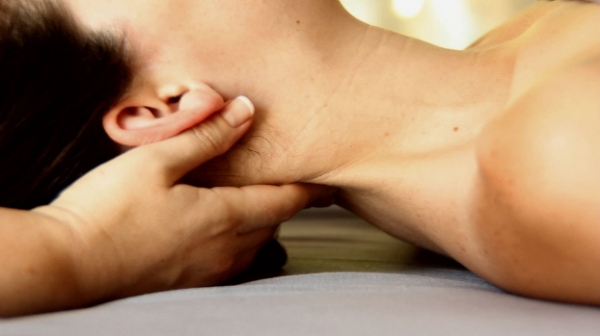   Nhiều bệnh nhân đau nửa đầu được điều trị hiệu quả bằng phương pháp massage  