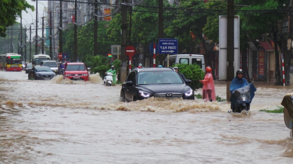 Dự báo thời tiết Hà Nội ngày mai sẽ có mưa vừa, mưa to, các quận nội thành đề phòng ngập úng
