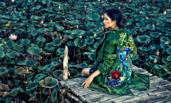 Ngắm nhìn hoa hậu H'Hen Niê trong bộ ảnh thời trang độc và lạ giữa khung cảnh đồng quê 2
