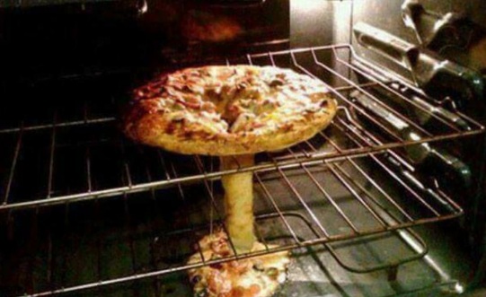 Khi món Pizza trở thành một thử nghiệm hạt nhân mới