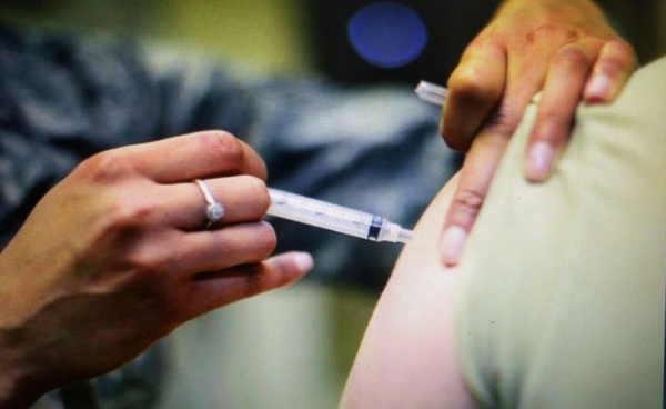  Tiêm phòng vắc xin trước khi mang thai nhằm tránh rủi ro cho mẹ và bé trong suốt thai kỳ  