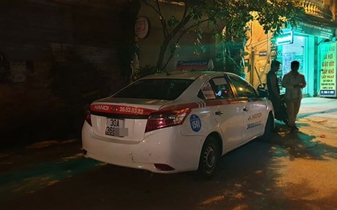 Đối tượng lái xe Mazda CX5 đang lẩn trốn, nạn nhân lái taxi khi tỉnh khi mê 0