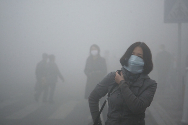 Bụi dày đặc tại Trung Quốc, nơi được đánh giá mức độ ô nhiễm môi trường gấp 40 lần so với những nơi khác