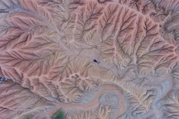 Hình ảnh chụp từ trên cao tại sa mạc Tatacoa ở Colombia