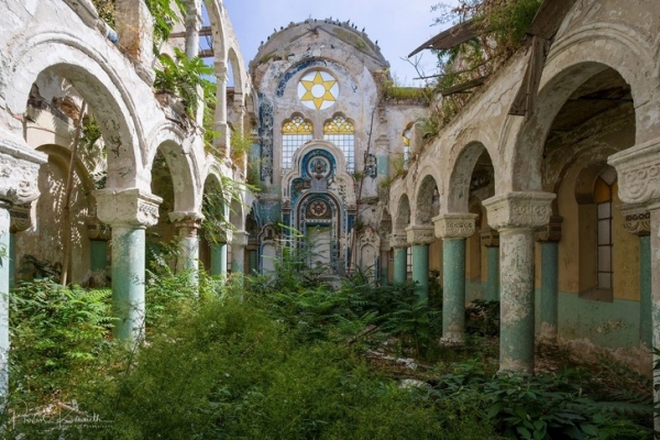 Một giáo đường Do Thái bị bỏ rơi ở Romania
