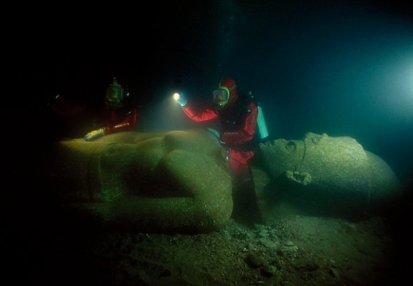   Bức tượng Pharaoh bị chìm tìm thấy gần thành phố Heracleion  