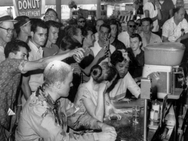   Một loạt các cuộc biểu tình bất bạo động ở Greensboro, Bắc Carolina, 1960  