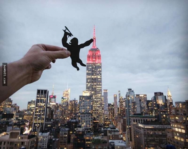 Tòa nhà cao tầng của New York trở thành chiến trường giữa King Kong và máy bay