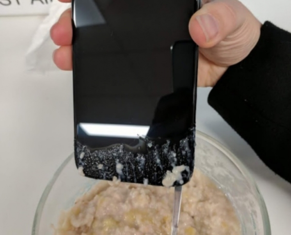   Khi điện thoại cũng cần ăn sáng  