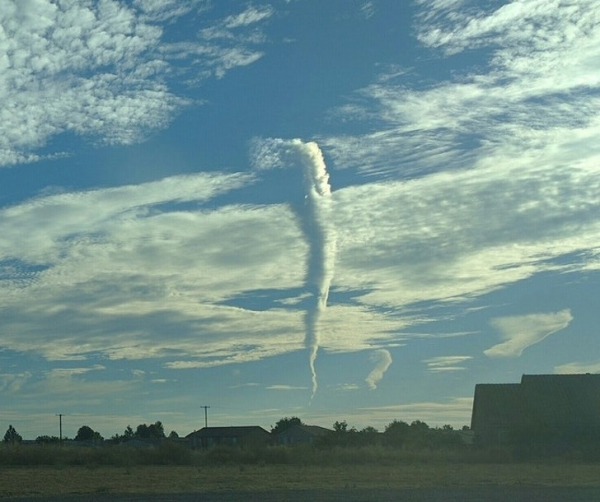 Những hình thù do mây tạo thành một cách ngẫu nhiên...