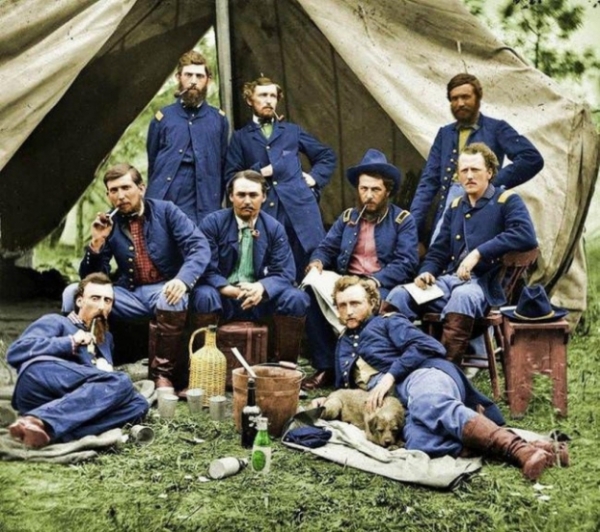   Lt. Custer & Union Troops, 1862 (được tô màu)  