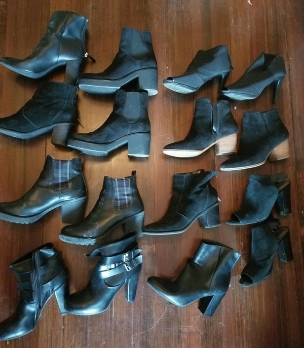 Bạn gái của tôi than phiền rằng tôi luôn muốn mua cùng một đôi giày, trong khi đó ...