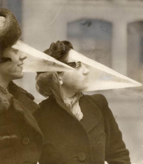   Mặt nạ bảo vệ lớp trang điểm cho phụ nữ (Canada, 1939)  