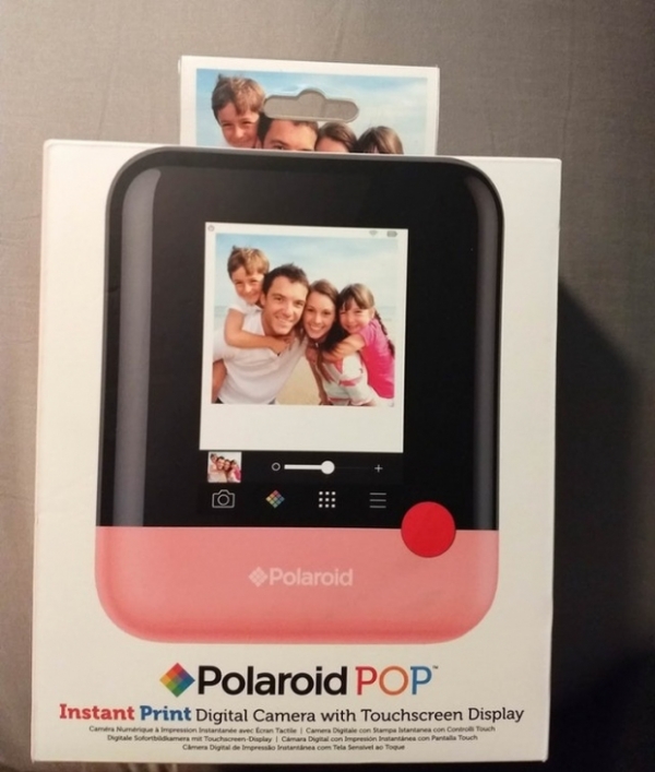   Bao bì độc đáo này cho máy ảnh Polaroid kỹ thuật số  