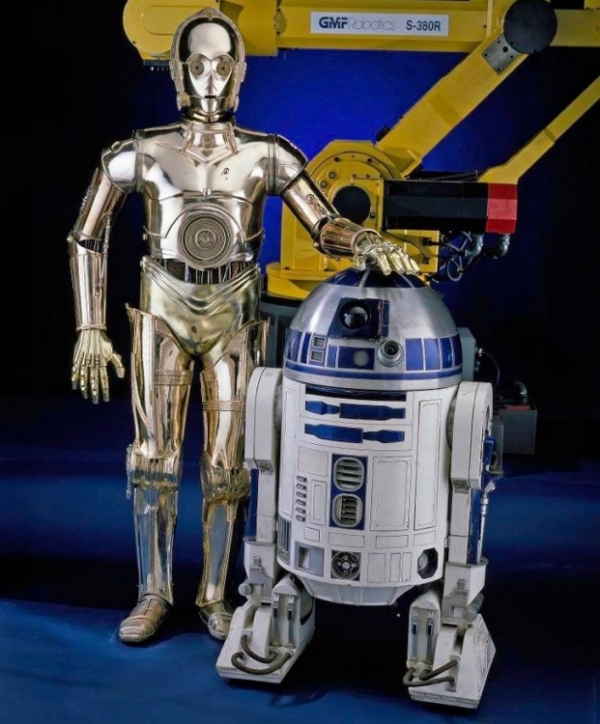   Trang phục droid C-3PO và R2-D2 từ Sự trở lại của Jedi năm 1983  