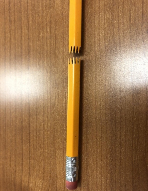 Chiếc bút chì được cắt tỉa theo một cách nào đó