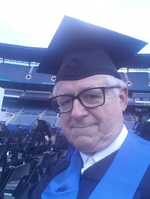 Tôi vừa tốt nghiệp đại học khi gần 80 tuổi. Đây là một trong những mục tiêu lớn nhất cuộc đời của tôi