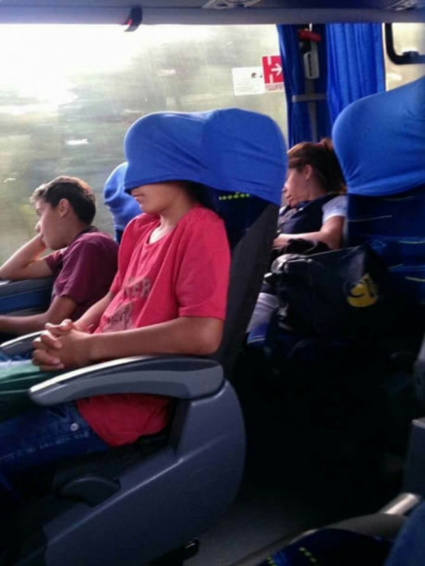   Ai nói bạn không thể ngủ thoải mái trên xe buýt?  