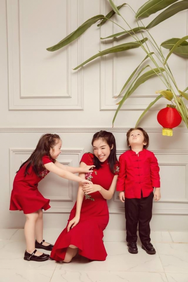 Bộ ảnh ngọt ngào đón Trung Thu sum vầy của 3 mẹ con Elly Trần 13