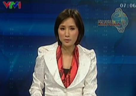 Trong lúc gặp trục trặc kỹ thuật, phóng viên Lê Bình đã bức xúc nói 'Cái bọn điên này' mà không biết tiếng nói của cô đã được khán giả cả nước nghe thấy.