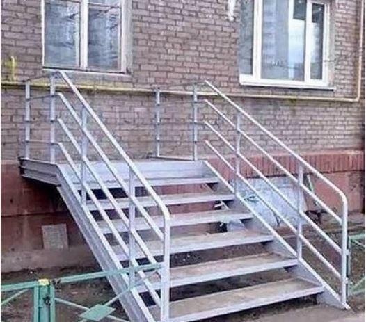 Cầu thang dành cho những người thích nhìn trộm