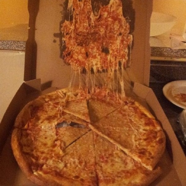 Chiếc pizza không hoàn hảo