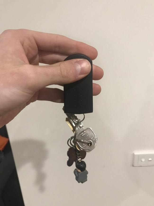 Chìa khóa của tôi sau khi đút trong túi áo