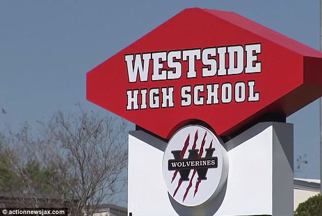 Trường Trung học Westside nơi xảy ra vụ việc