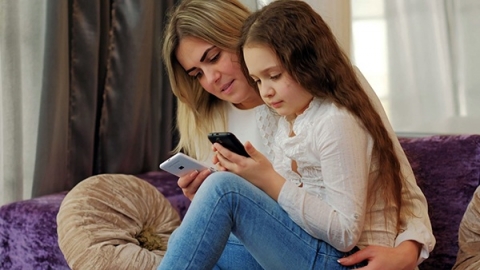 6 quy tắc cha mẹ cần biết trước khi cho con sử dụng điện thoại