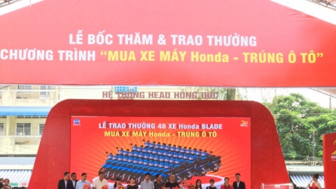 Mua xe máy, khách hàng trúng thưởng ô tô Honda City