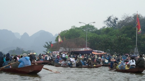 Chùa Hương đón hơn 9 vạn khách trong dịp Tết Nguyên đán