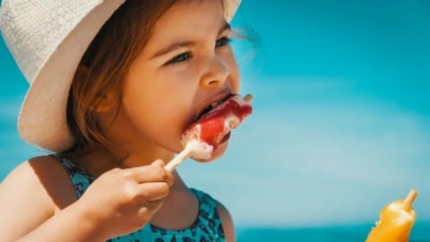 Trẻ ăn kem có tốt không, nên cho ăn ở độ tuổi nào?