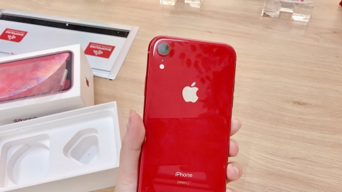 Trên tay iPhone XR đầu tiên về Việt Nam, giá 22,9 triệu đồng