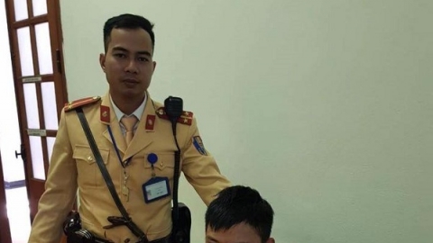 CSGT truy bắt đối tượng cướp giật điện thoại trên đường phố Hà Nội
