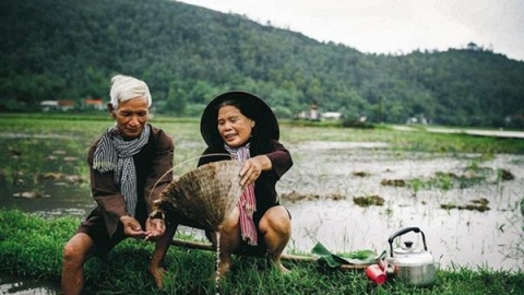 26 năm ngày mẹ mất, con gái thực hiện bộ ảnh hạnh phúc của ba và dì nhân Ngày của mẹ