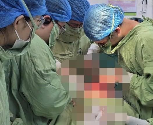 Tự mua thuốc phá thai 7 tháng trên mạng, cô gái Hà Nội suýt mất mạng