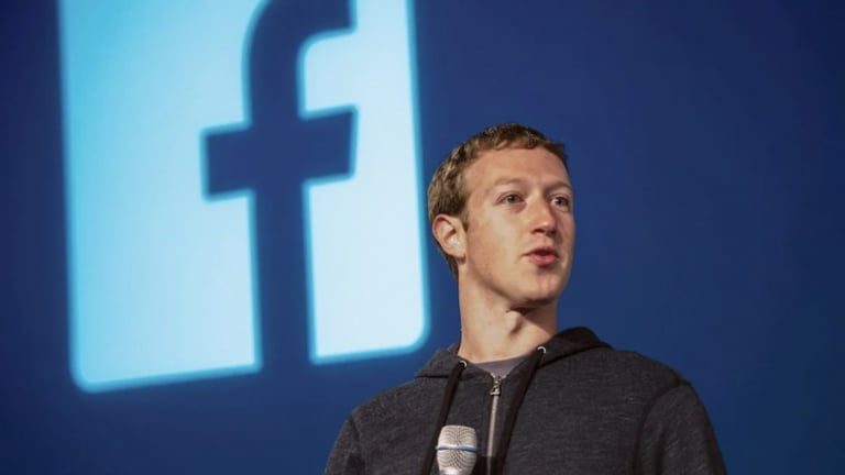 Vì sao tỷ phú Mark Zuckerberg giàu top 5 thế giới vẫn sống giản dị đến mức khó tin?