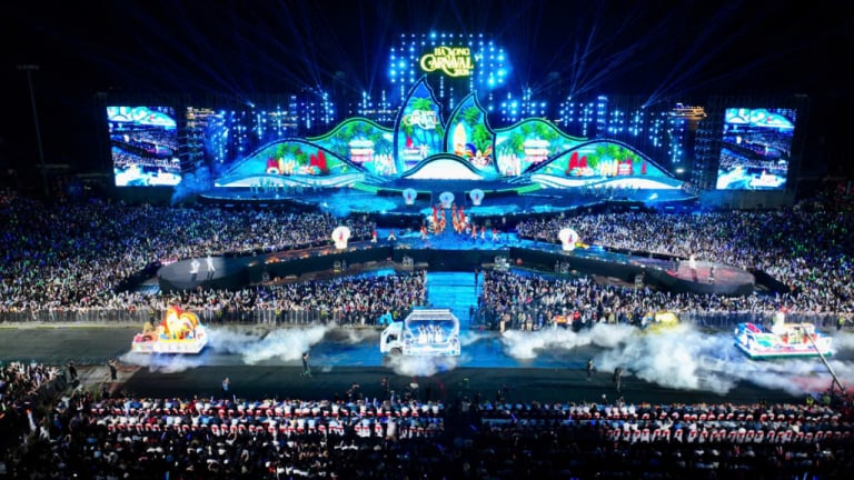 Carnaval Hạ Long 2026 thu hút 80.000 khán giả