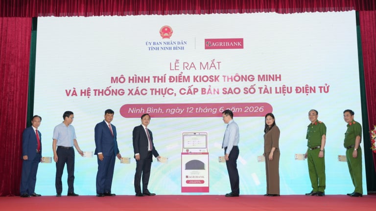 Agribank đồng hành cùng tỉnh Ninh Bình triển khai mô hình Kiosk thông minh: “Cú hích” chuyển đổi số hành chính công