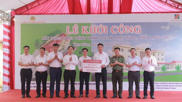 Agribank trao tặng 15 tỷ đồng an sinh xã hội tại Lạng Sơn 