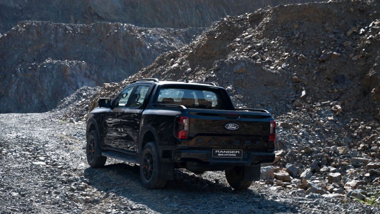 Ford Ranger mới: 'Người bạn đồng hành' lý tưởng cho mọi gia đình Việt