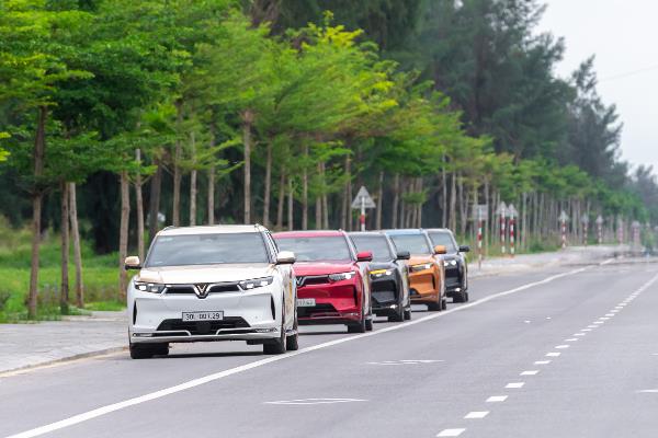 Chủ xe xăng VinFast bất ngờ với quà lớn tháng 7: Ưu đãi cộng dồn lên tới 250 triệu đồng