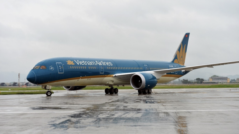 Vietnam Airlines điều chỉnh kế hoạch khai thác do ảnh hưởng của bão Ba Vì