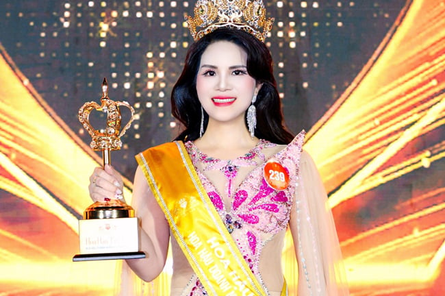 Ứng xử thông minh, người đẹp Kinh Bắc giành danh hiệu Hoa hậu Trí tuệ