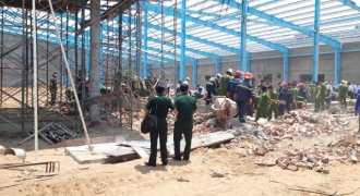 Vĩnh Long: Sập tường đang xây dựng, 5 công nhân tử vong
